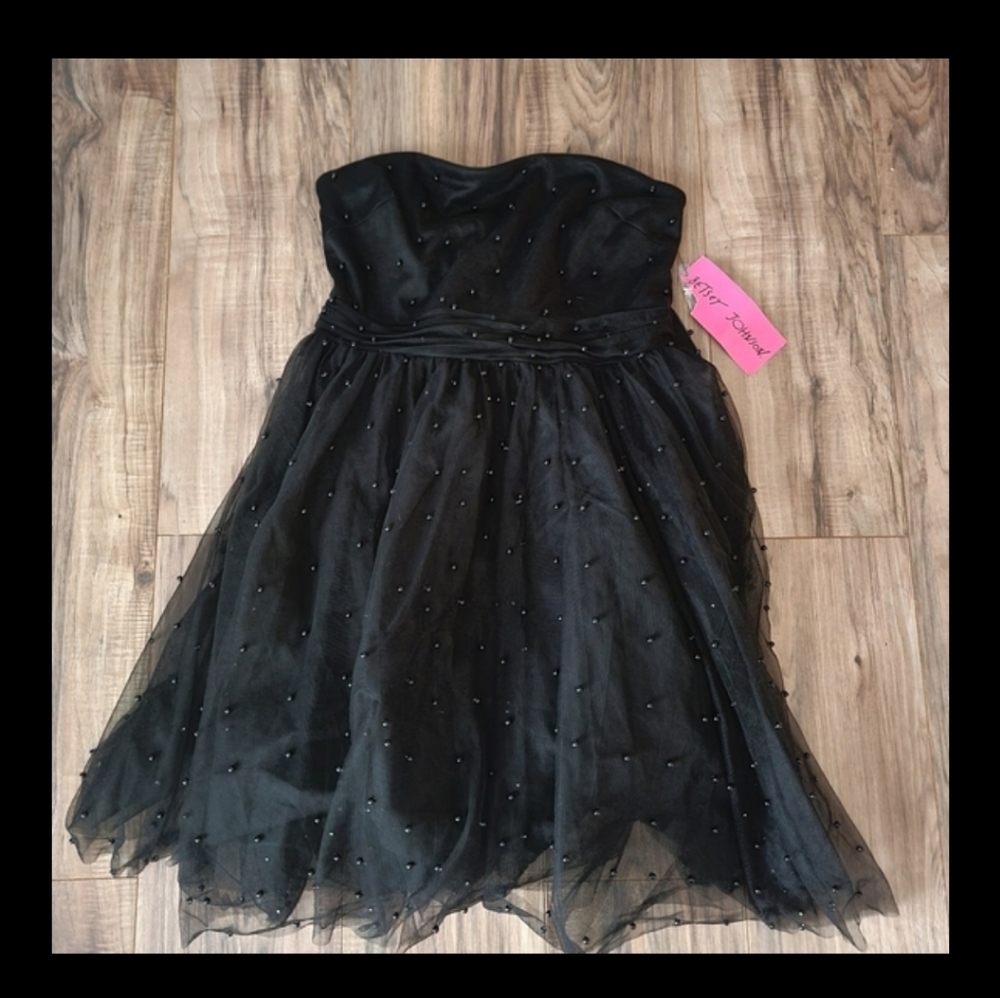 Bestey Johnson Bead and Tulle Dress NWT sz 14 Sold Out